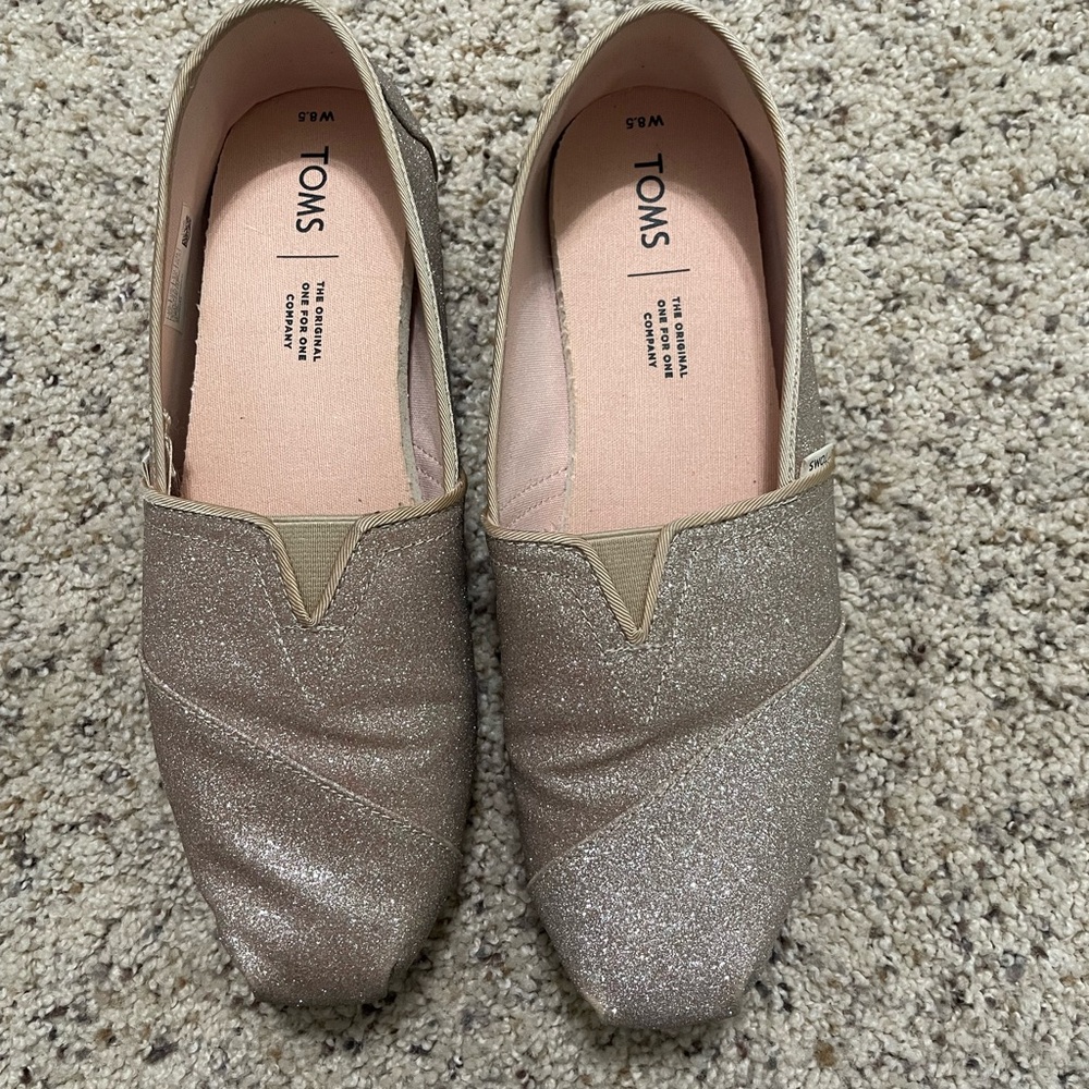 Gold Glitter Tom’s Size 8.5